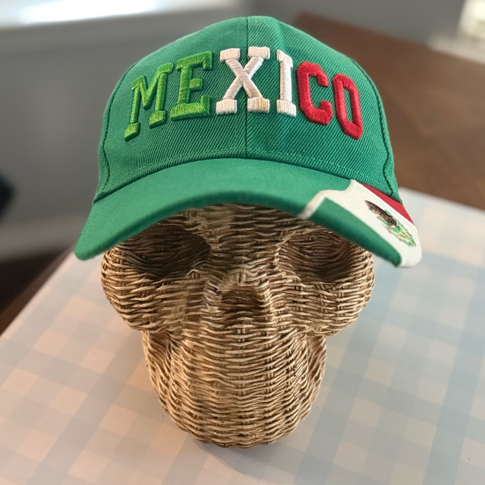 MEXICO SIDE FLAG ball cap  w/velcro closure 
⚽️World Cup⚽️